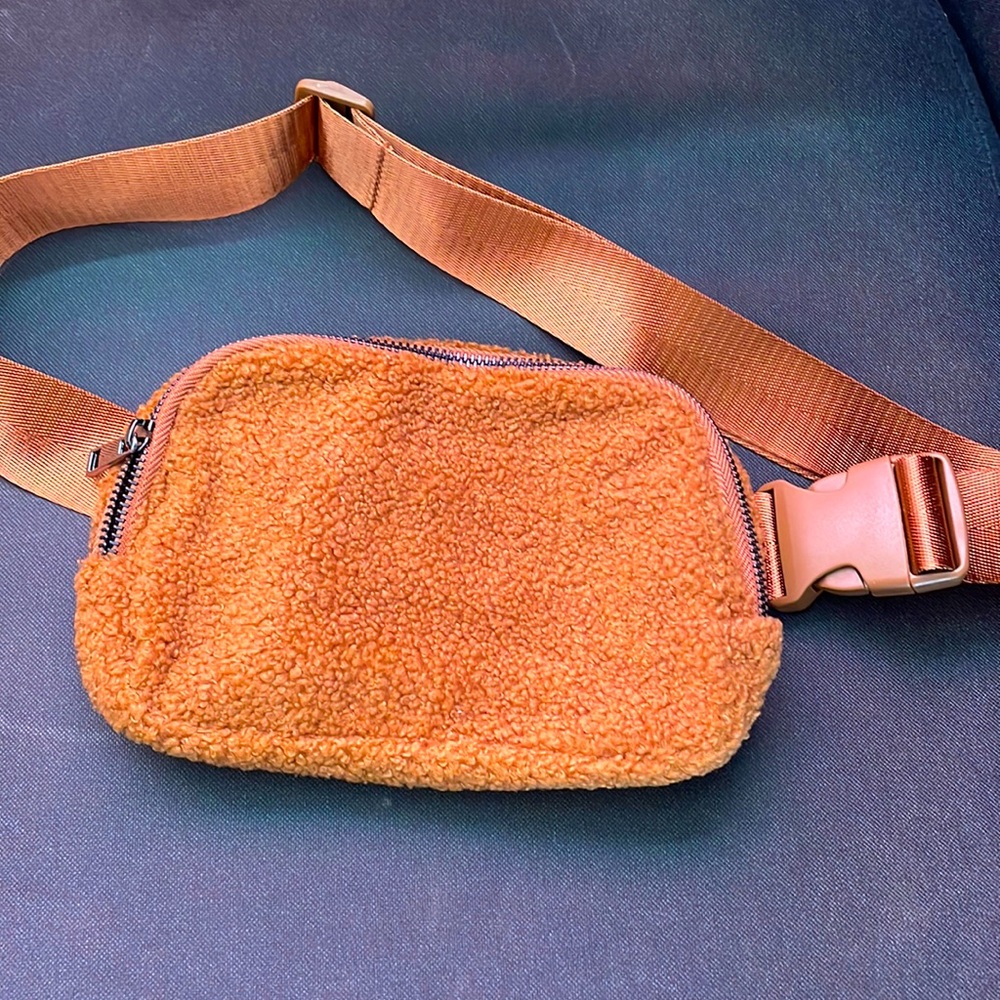 New Fur Fanny Pack With Multi Pockets For Your Basic Essentials